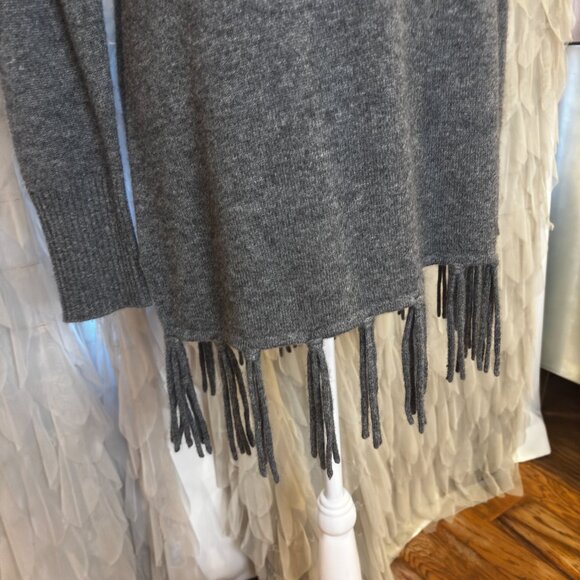Neiman Marcus 100% Cashmere Fringe Hem Turtleneck Sweater | Gray | Women’s Small - Picture 4 of 6